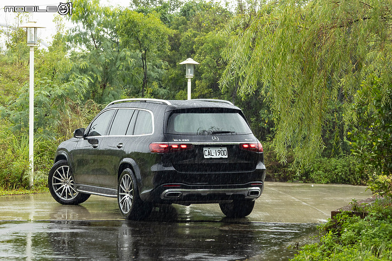 Mercedes-Benz GLS 450 4MATIC 新年式試駕｜豪華七人休旅的舒適標竿！