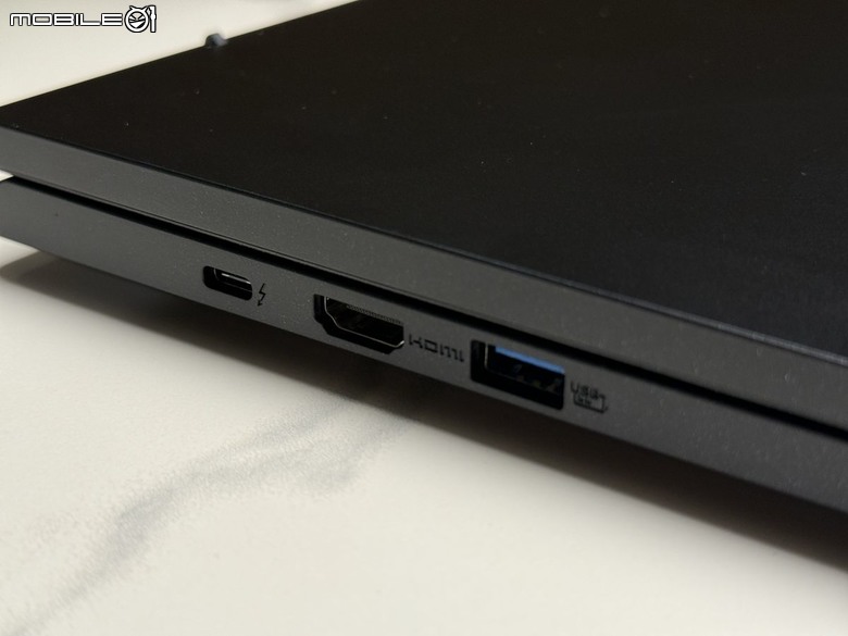 Acer Nitro Lite 16 輕便電競筆電！