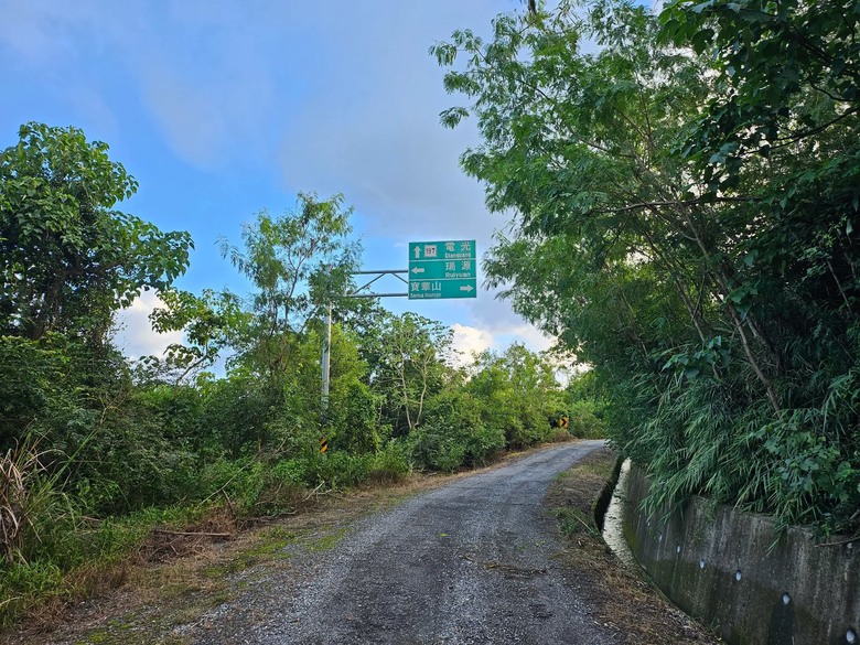 騎 上 秘 境 1 9 7 縣 道