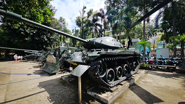 點我看大圖 陰雨、河粉、摩托車 - 一個人的胡志明獨旅