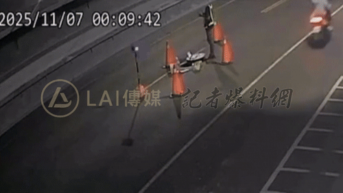 人孔蓋施工，放三角錐，工人被撞飛