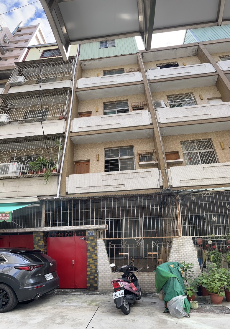 高雄45年老透天翻修