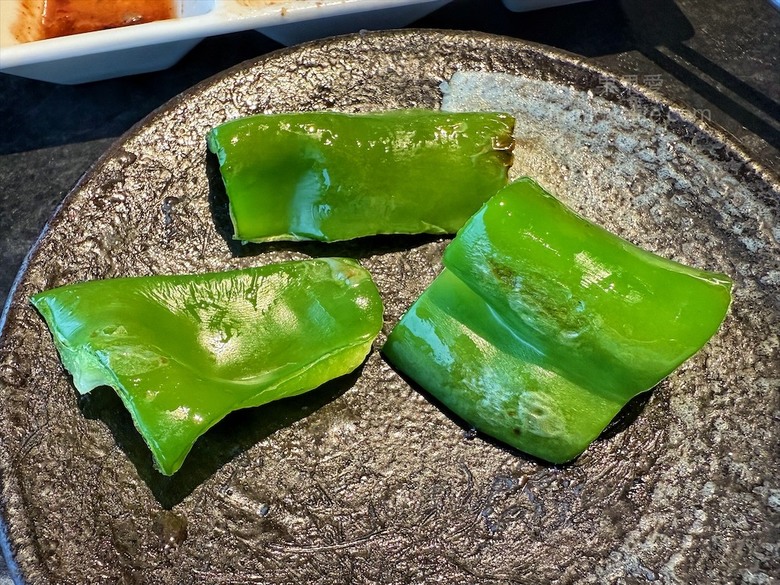 稻田美景燒肉店，套餐肉量十足，泰式沾醬超唰嘴又解膩