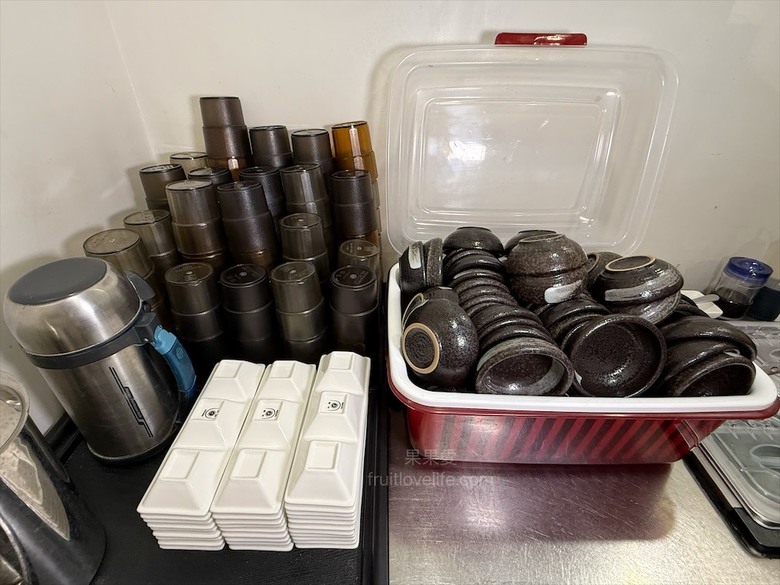 稻田美景燒肉店，套餐肉量十足，泰式沾醬超唰嘴又解膩