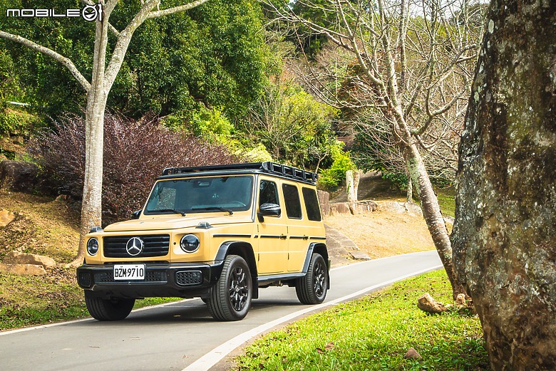 駕著Mercedes-Benz G 450 d來趟露營體驗，在城市與山林間恣意轉換的生活態度！