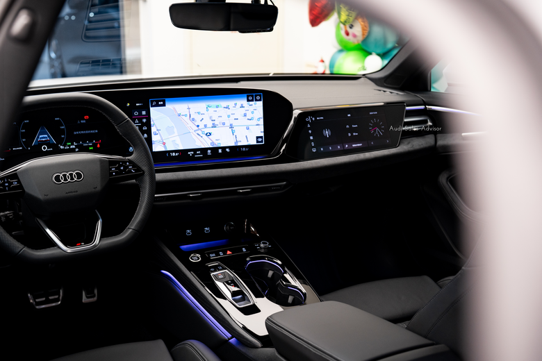 交車分享｜Audi A5 Sedan TFSI 110kW S line｜最好的禮物，最棒的座位