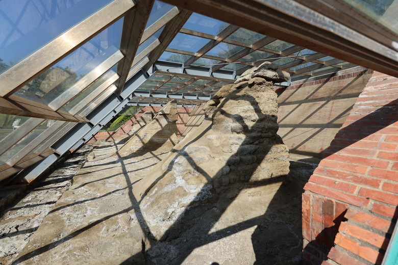 帶著R8的旅行 鷲嶺食肆 原台南測候所 吳園藝文中心 臺南知事官邸 億載金城