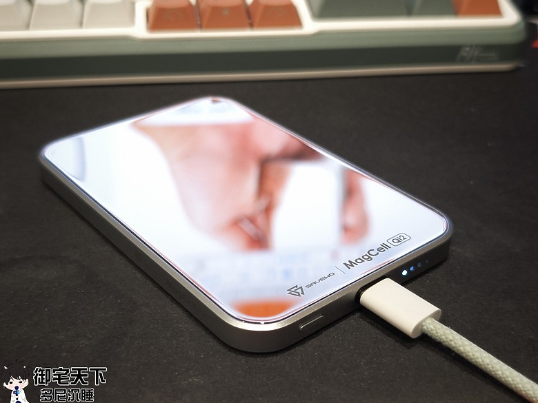 開箱【信星科技】SAVEWO 救世 Qi2磁吸行動電源 5000mAh - 超薄行動電源 Qi2 15W / PD3.0 20W,體驗 8mm 厚度之作!