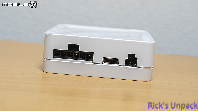 【開箱】泰坦潔白水冷 | CORSAIR iCUE LiNK TITAN 360 RX RGB WHITE