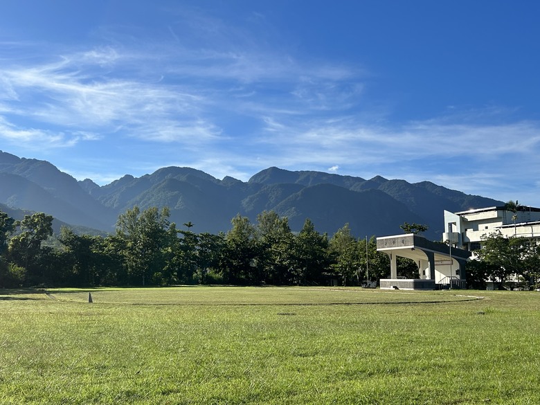 騎 遊 東 竹 小 站 ( 六 十 石 山 ) 之 旅