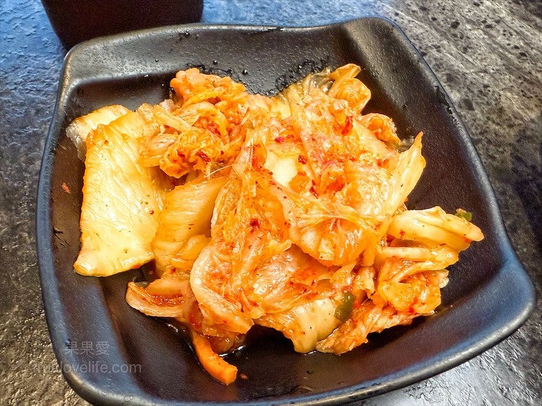 稻田美景燒肉店，套餐肉量十足，泰式沾醬超唰嘴又解膩