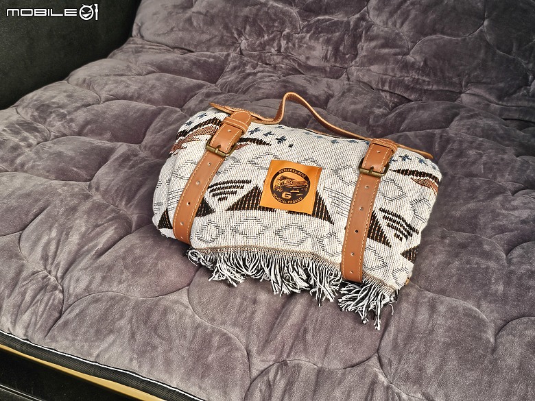 駕著Mercedes-Benz G 450 d來趟露營體驗，在城市與山林間恣意轉換的生活態度！