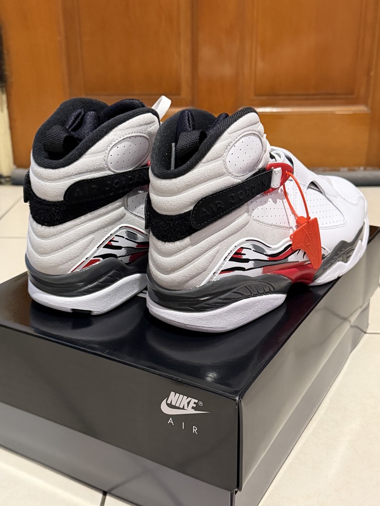 Air Jordan 8 bugs bunny 2025 開箱