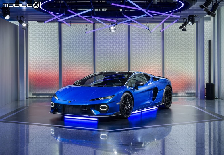 Lamborghini Revuelto、Urus SE、Temerario 首度齊聚臺灣｜限時三天於富邦美術館展示！