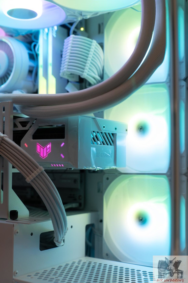 點我看大圖 全曲玻璃,全景感受 darkFlash大飛DS900G