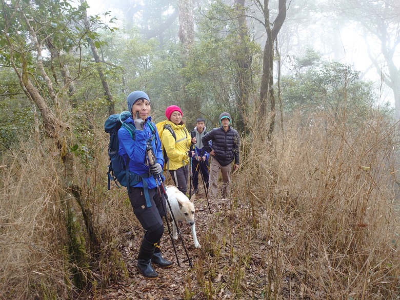 2020/12/26 霞喀羅大山、佐藤山，夜宿清泉天主堂，和April等山友一齊爬山