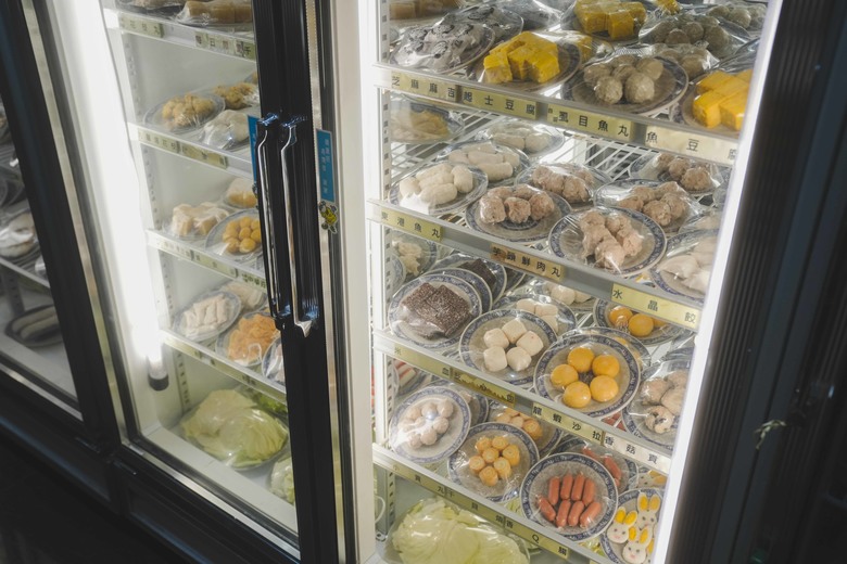 【台南酸白菜火鍋推薦】隱藏版麻辣酸白菜火鍋｜老師傅純手工酸白菜 ｜純手工酸白菜 × 手炒麻辣底｜東北酸白菜火鍋 安平店