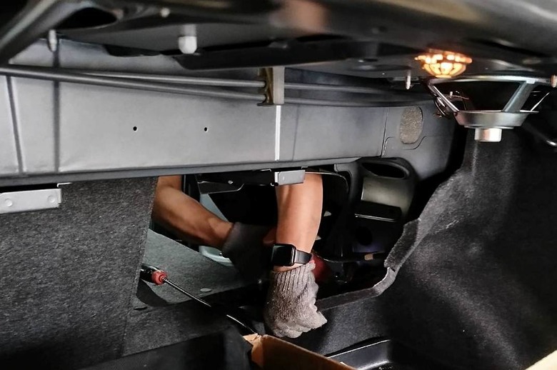 2010年10.5代 Altis 更換外場KYB黑桶前避震器+原廠後避震器