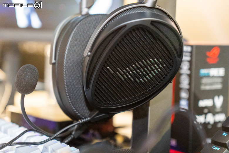 【CES2026】ROG 推出新款電競周邊 Kithara 電競耳機／HE 系列電競鍵盤與 5K 電競螢幕都登場！