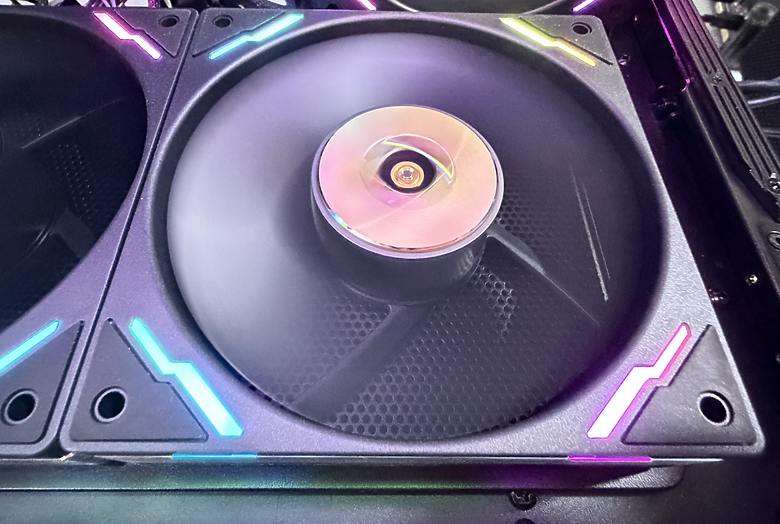 TCOMAS 鈦坦科技 FC700PRO 平價高轉速強風壓拼接扇