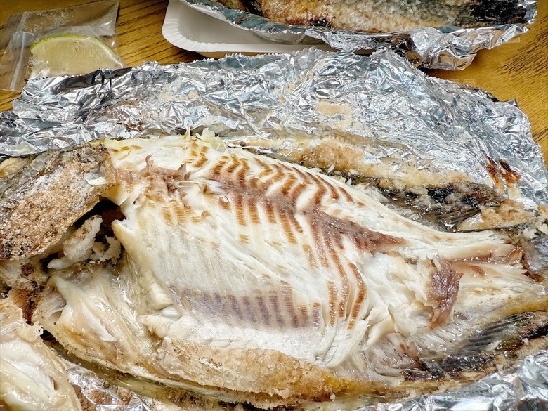 新鮮現烤魚，獨家蔥蒜醬汁、肉質Q嫩、味道鮮甜，外帶內用都好吃