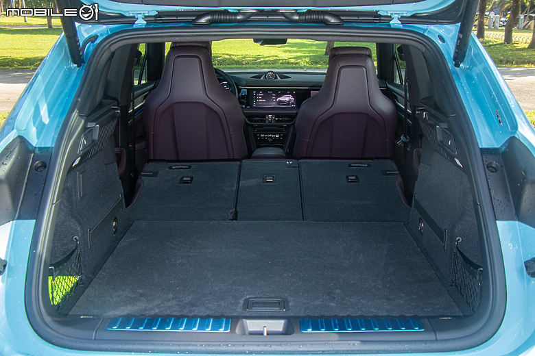 Porsche Macan Electric 滿電500公里長征｜最務實、最貼近家用需求的入門保時捷！