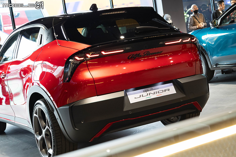 【採訪】Alfa Romeo Junior明年第二季導入，集結Stellantis四大品牌「桃園旗艦品牌中心」正式開幕！