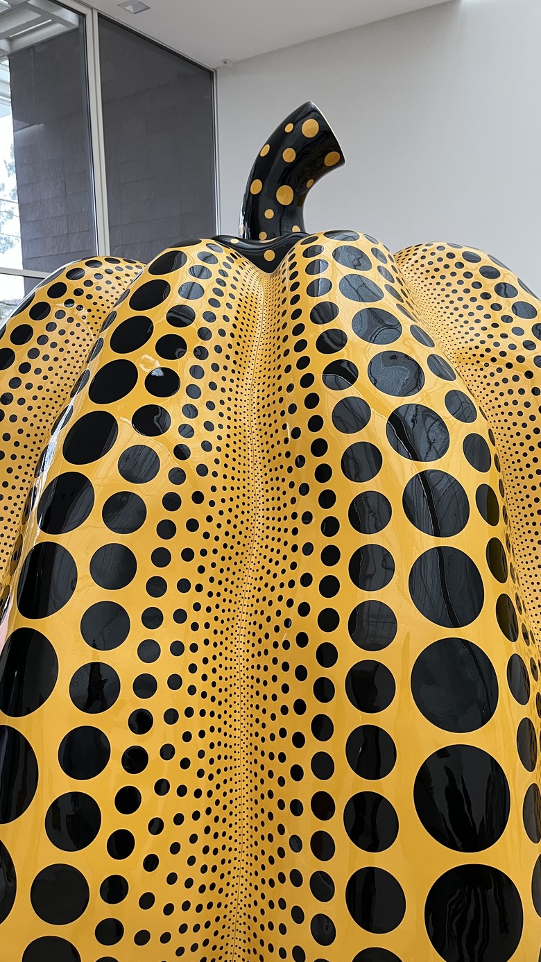 草間彌生首次回顧展在巴塞爾貝耶勒基金會