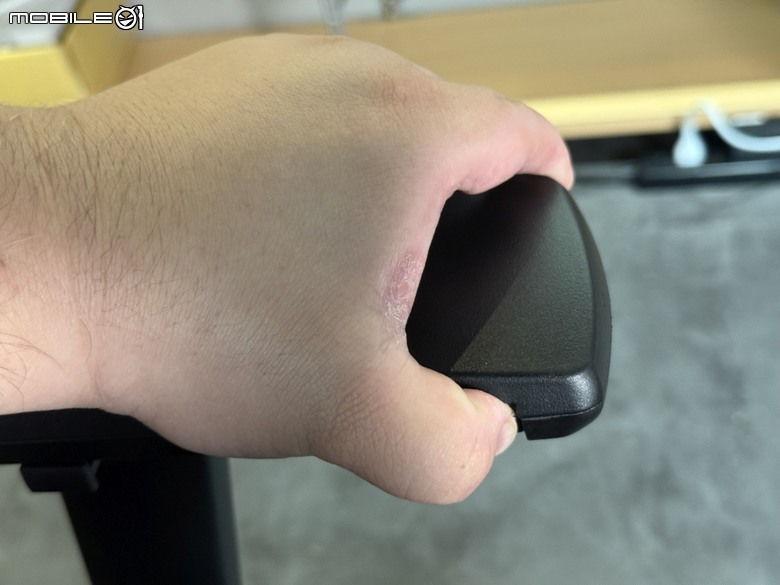 泰坦帝王繼承者 COUGAR TITAN PRO V2 電競椅