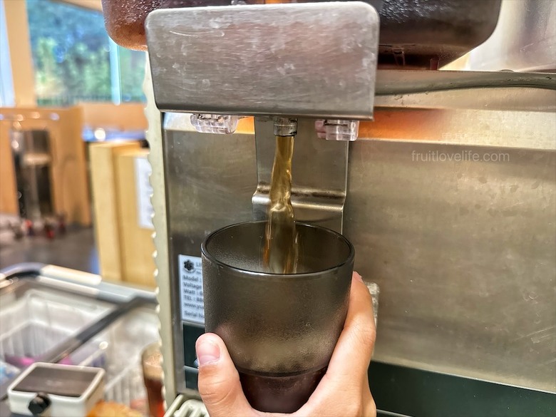 稻田美景燒肉店，套餐肉量十足，泰式沾醬超唰嘴又解膩