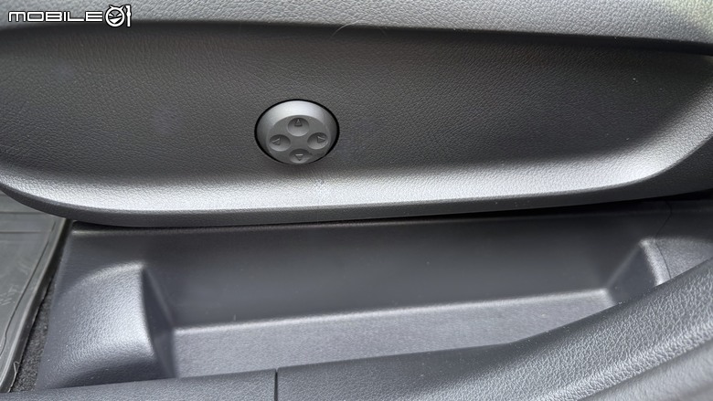 【開箱】Mercedes Benz GLA200 摘星版