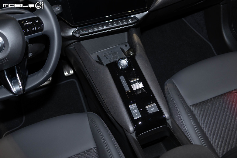 【採訪】Alfa Romeo Junior明年第二季導入，集結Stellantis四大品牌「桃園旗艦品牌中心」正式開幕！