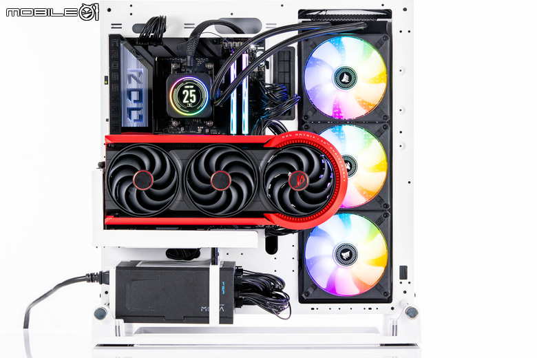 ROG Matrix Platinum GeForce RTX 5090 顯示卡開箱實測 集 30 周年經驗大成的頂級遊戲效能輸出者