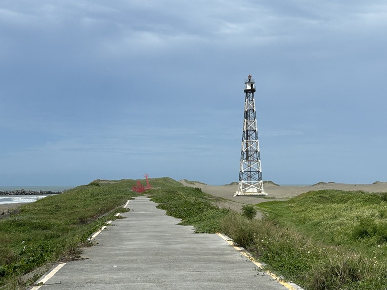 騎 向 台 灣 最 西 極 - 國 聖 燈 塔