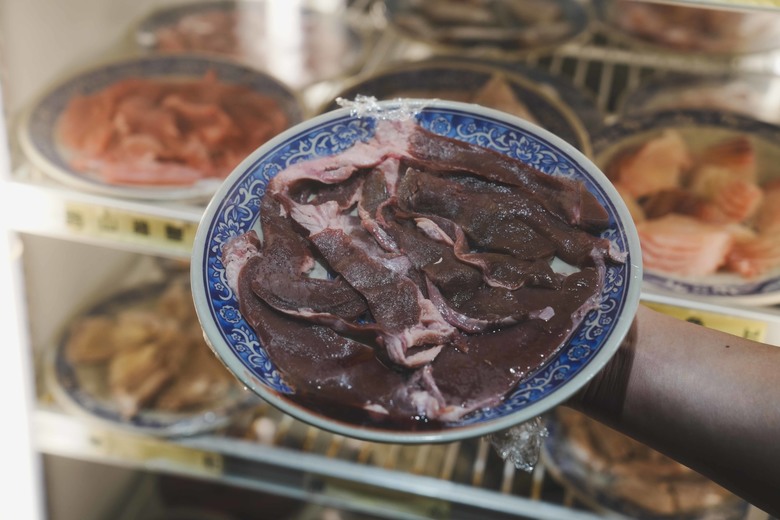 【台南酸白菜火鍋推薦】隱藏版麻辣酸白菜火鍋｜老師傅純手工酸白菜 ｜純手工酸白菜 × 手炒麻辣底｜東北酸白菜火鍋 安平店