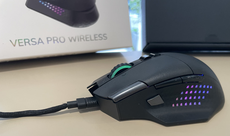 人體工學+13顆可編成按鍵的電競滑鼠 MSI VERSA PRO WIRELESS 開箱