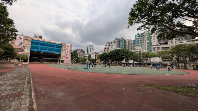 ［信義三角都更特區］Xinyi Triangle Urban Renewal Special Zone（又名小信義區）：「國美榕遇」「吉祥如藝」「國賓金建設案」「宜民建設案」