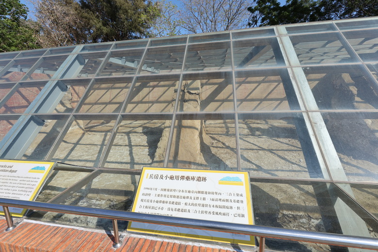 帶著R8的旅行 鷲嶺食肆 原台南測候所 吳園藝文中心 臺南知事官邸 億載金城