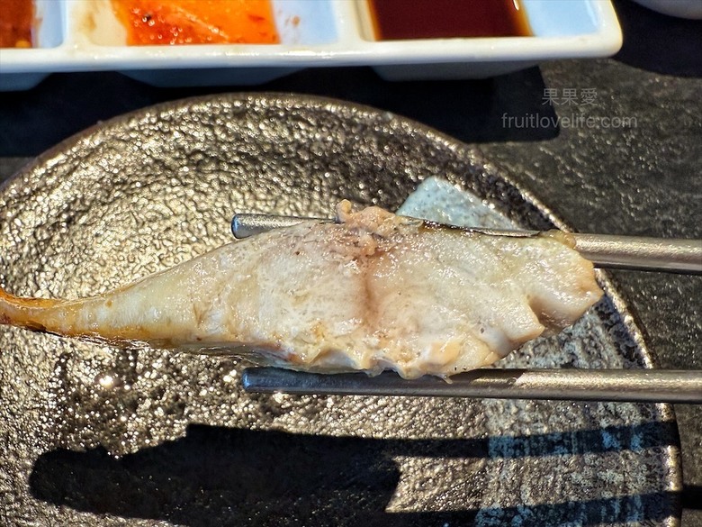 稻田美景燒肉店，套餐肉量十足，泰式沾醬超唰嘴又解膩