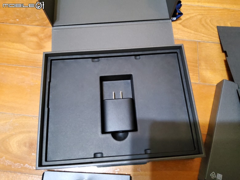 z trifold 遲來開箱&一些心得