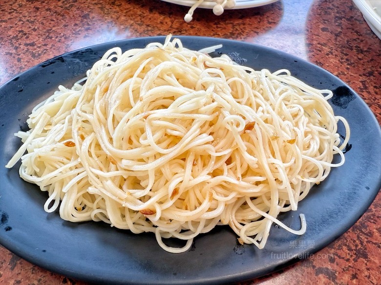 南投薑母鴨推薦，薑母鴨、胡椒全鴨還可以一鍋兩吃，山泉水養殖吳郭魚、現撈泰國蝦，埔里在地美食