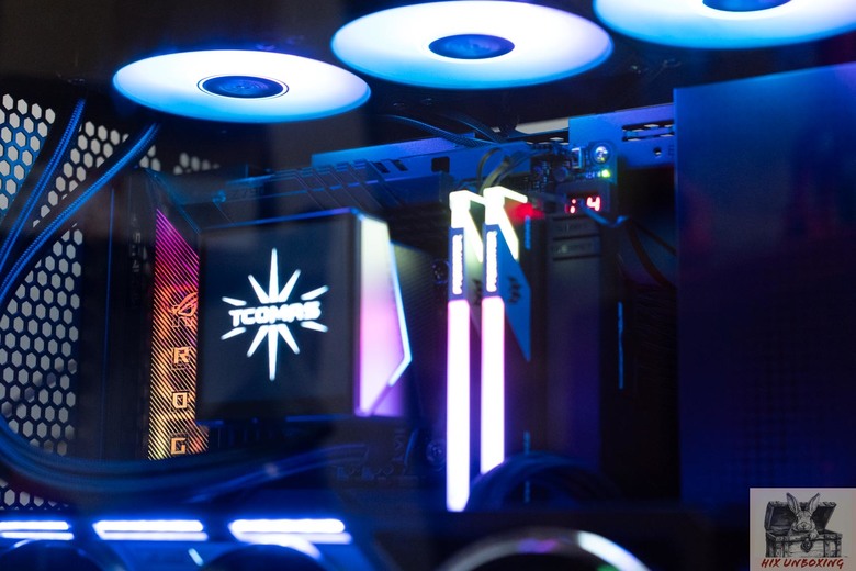 點我看大圖 公仔舞台 酷碼MasterFrame 360 Stage LCD