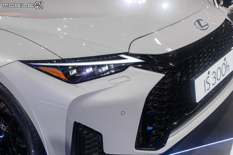 【2026台北車展】Lexus大改款ES登台首演，同場加映小改款IS車系189萬元起開賣！