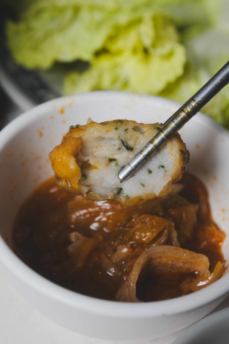 【台南酸白菜火鍋推薦】隱藏版麻辣酸白菜火鍋｜老師傅純手工酸白菜 ｜純手工酸白菜 × 手炒麻辣底｜東北酸白菜火鍋 安平店