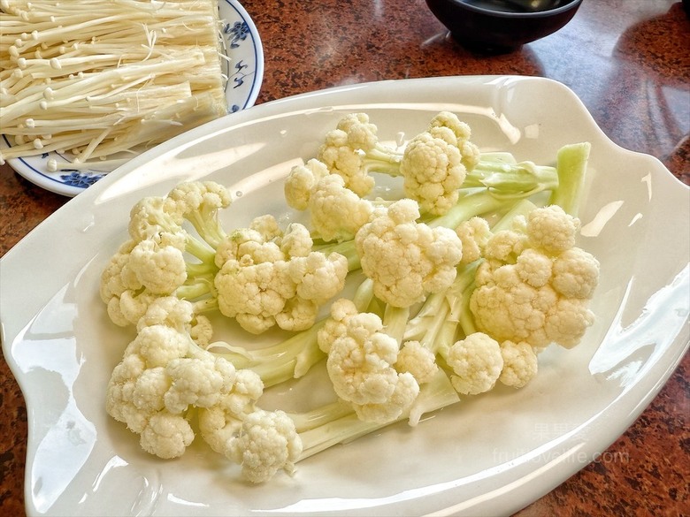 南投薑母鴨推薦，薑母鴨、胡椒全鴨還可以一鍋兩吃，山泉水養殖吳郭魚、現撈泰國蝦，埔里在地美食