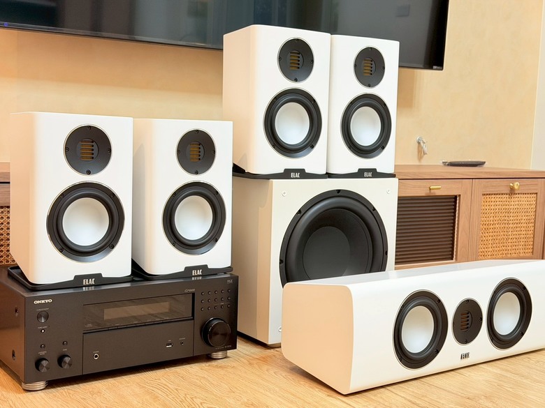 【案例分享】屏東 現代 LOFT 風格住宅-ELAC Carina 5.1家庭劇院 × Onkyo RZ-30 家庭劇院配置分享