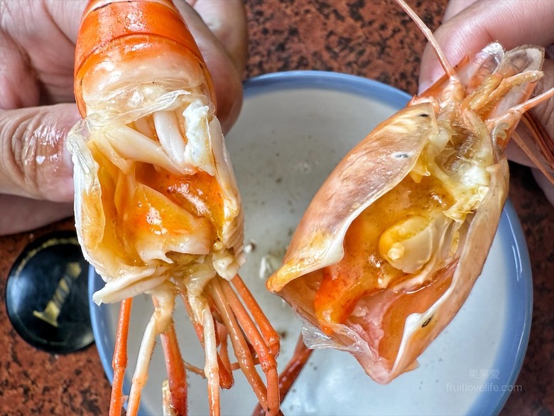 南投薑母鴨推薦，薑母鴨、胡椒全鴨還可以一鍋兩吃，山泉水養殖吳郭魚、現撈泰國蝦，埔里在地美食