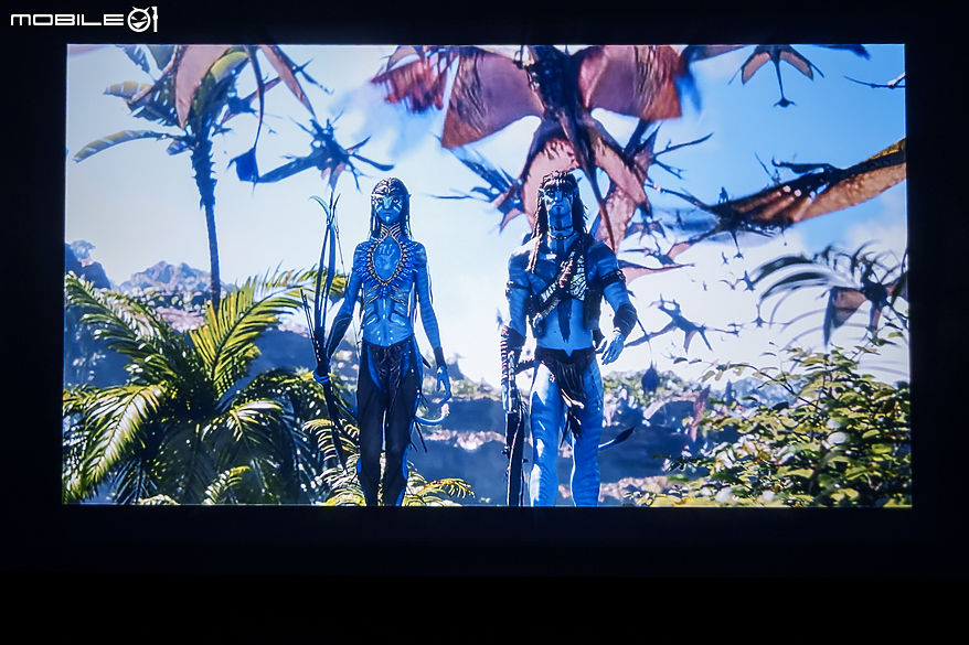 RockTek PJ400 LED 智慧投影機｜挑戰萬元內最完整的智慧投影體驗