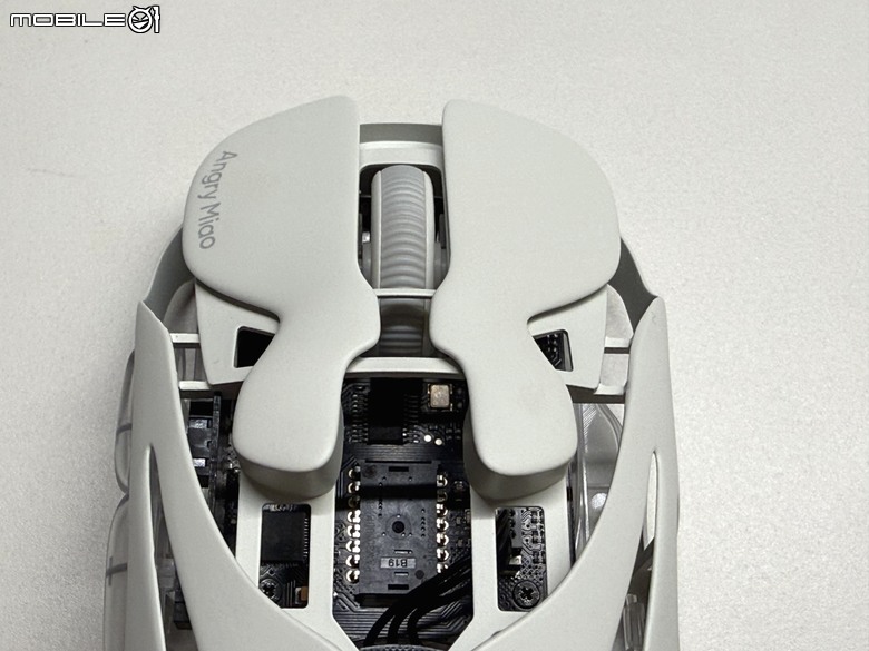 桌面最靚的仔！怒喵AM Infinity Mouse 鋁鎂合金無線滑鼠