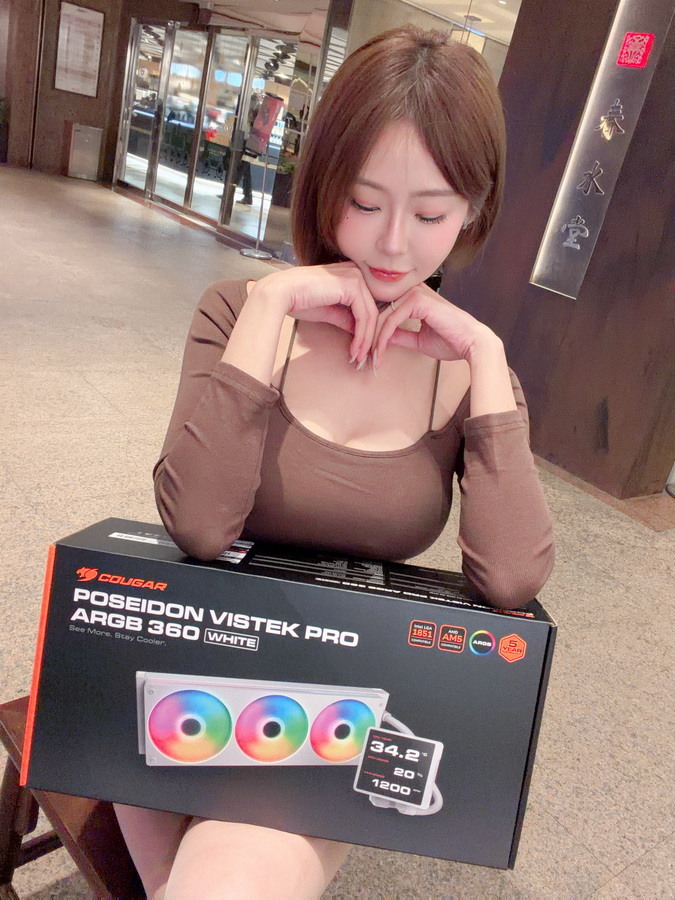 COUGAR POSEIDON VISTEK PRO ARGB 360 白色 - 自定義大螢幕 一體式水冷